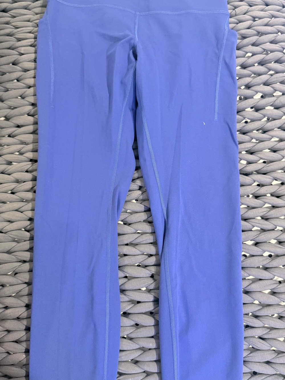 Lululemon Wunder Train with pockets. Size 10.